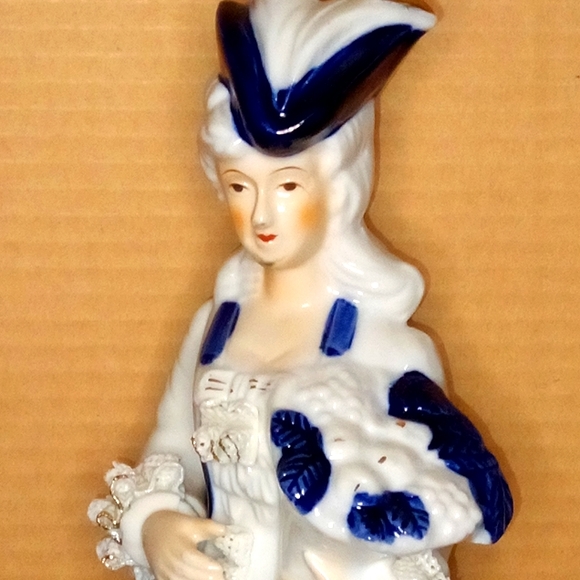 Vintage Hand Painted Porcelain George & Martha Washington by FEI - Picture 6 of 16